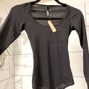 SKIMS MESH/SHEER LONG SLEEVE BODYSUIT NWT XS
